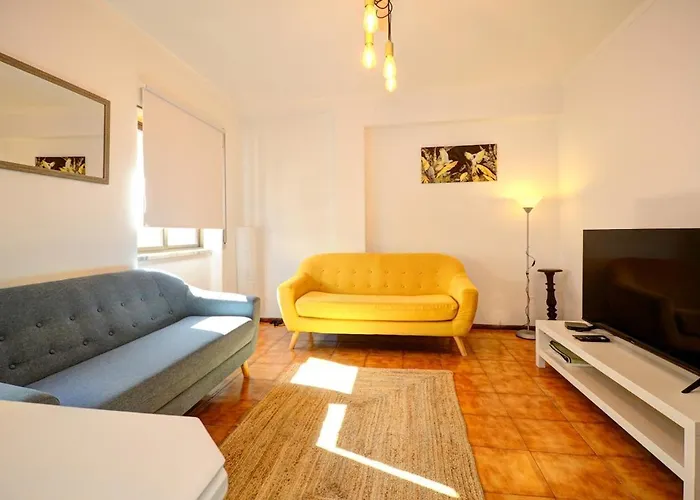 Lägenhet Charming T3 With Patio, And Surf