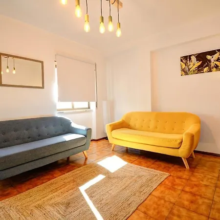 Апартаменты Charming T3 With Patio, And Surf Пениши