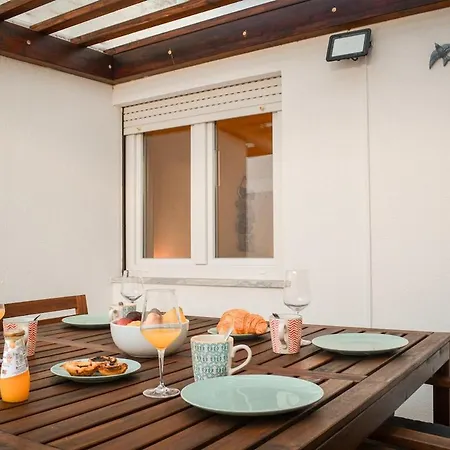 Charming T3 With Patio, And Surf