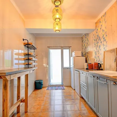 Charming T3 With Patio, And Surf Peniche