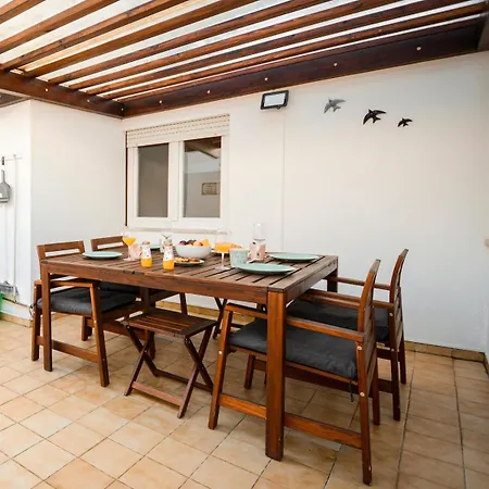 Charming T3 With Patio, And Surf